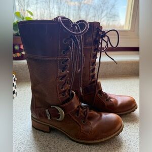 Rare lace up Chestnut Brown Timberland Women’s Boots size 6.5 zipper